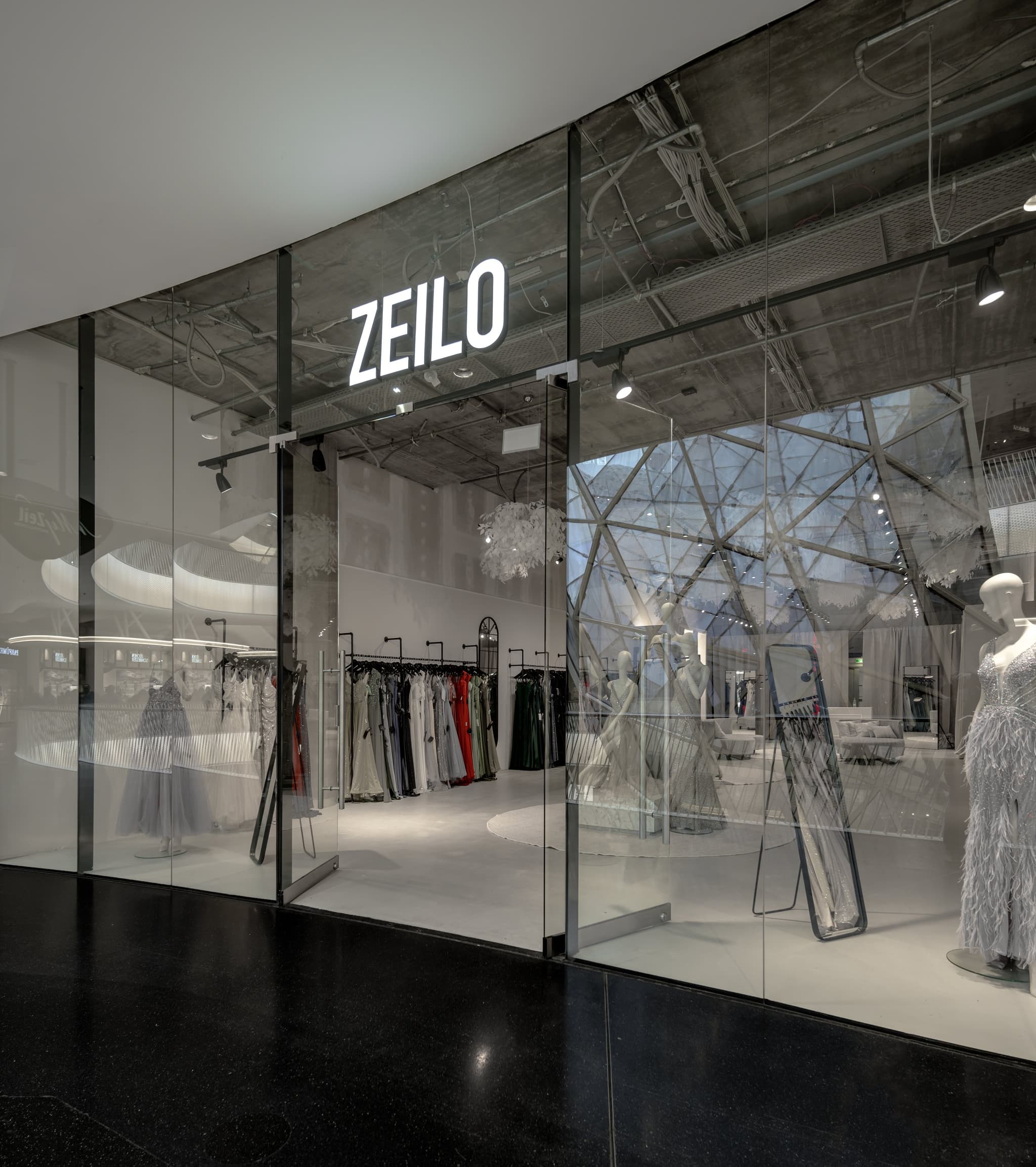 Abiballkleider in Frankfurt im MyZeil bei ZEILO